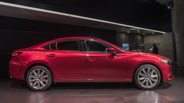 Mazda6 2018 chính thức ra mắt giá từ 21.945 USD hình 4.