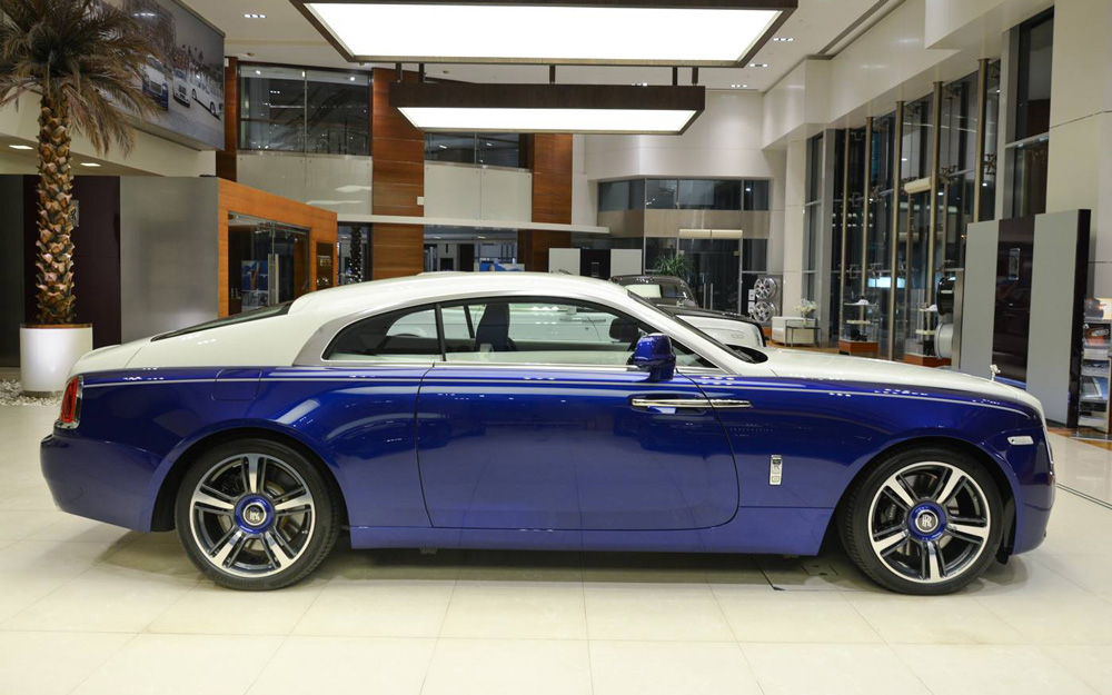 RollsRoyce Wraith Makes A Bold Statement With Bespoke Paint Scheme   Carscoops