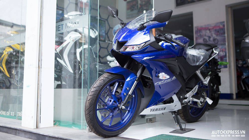 Yamaha R15 2018 chính hãng giá 93 triệu đồng ở đại lý Hà Nội