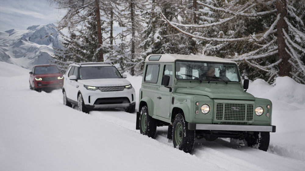 Land Rover kỷ niệm 70 năm bằng phác họa mẫu xe Defender ở nơi xa nhất thế giới hình 1.
