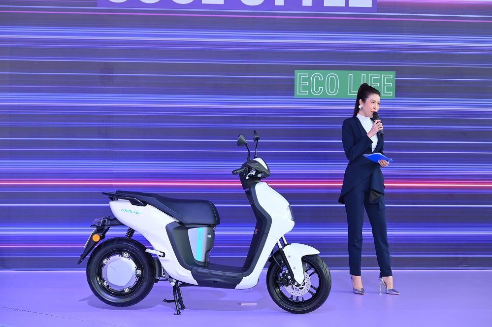 Yamaha giới thiệu bộ đôi xe điện NEO'S và XS155R tới khách hàng Việt Nam