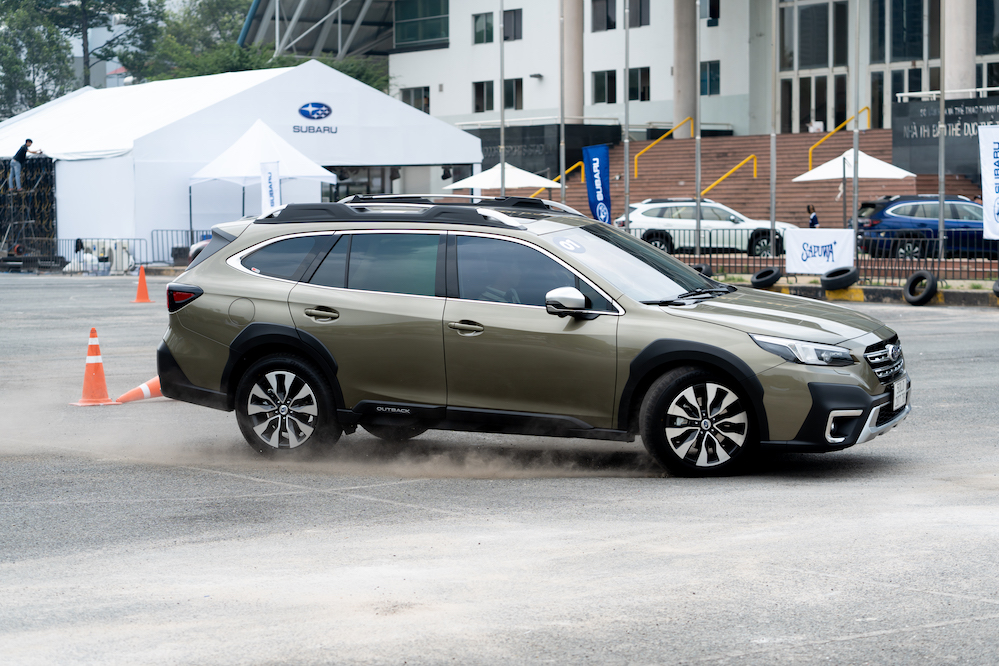 Subaru Outback nhận ưu đãi lên đến 440 triệu đồng