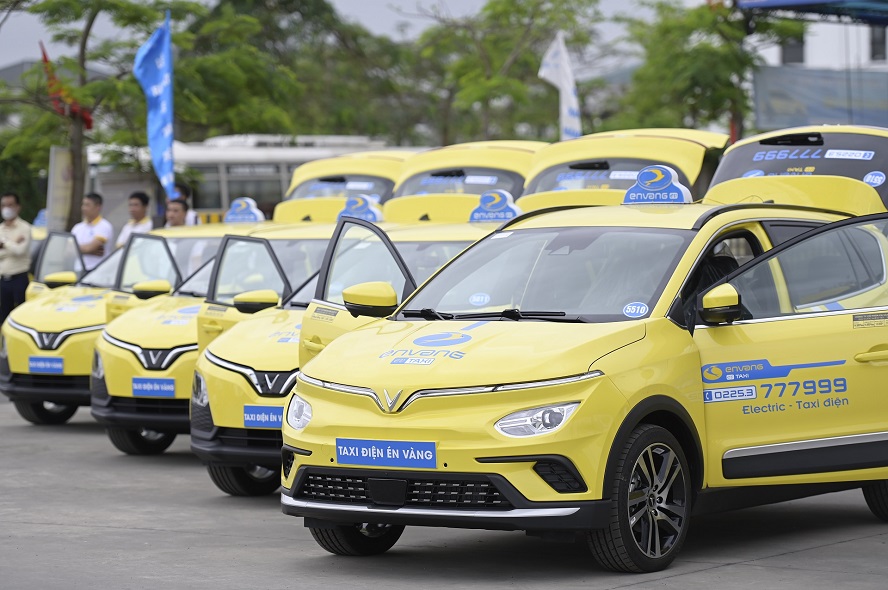 Thêm hãng taxi đưa số lượng lớn xe điện VinFast vào hoạt động
