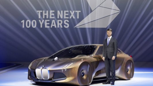 100 năm BMW: Từ động cơ máy bay đến chuẩn mực xe sang của thế giới