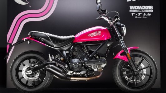 Ducati Scrambler Sixty2 hồng - Xế đỏm cho nữ biker 