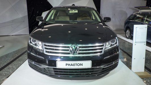 Volkswagen Phaeton - "Mạnh" hơn Mercedes S-Class về giá tại Việt Nam