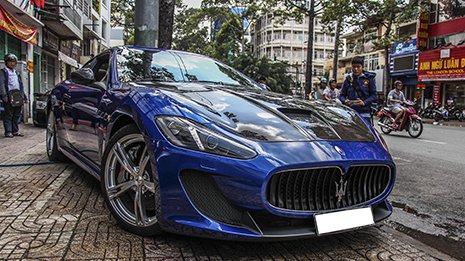 "Cây đinh ba" Maserati Granturismo MC Stradale trên phố Sài thành