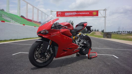 Ducati 959 Panigale "xào, chẻ" tại trường đua hiện đại nhất Việt Nam