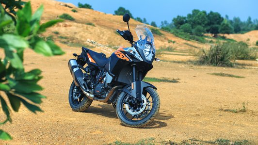 Mục sở thị mô tô đường trường KTM 1050 Adventure giá mềm đầu tiên tại Hà Nội [ẢNH]