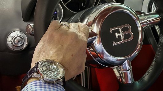 Đồng hồ của giới nhà giàu: “Chơi” Bugatti ngang giá cặp siêu xe Audi R8
