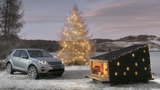 Land Rover trình làng mẫu nhà gỗ di động để vừa cốp xe cực chất mùa Giáng sinh