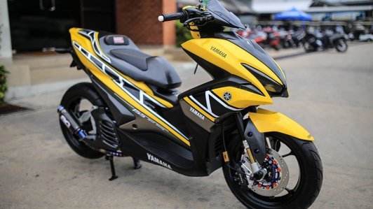 Yamaha NVX 155 màu vàng Bumblebee độ ‘khủng’