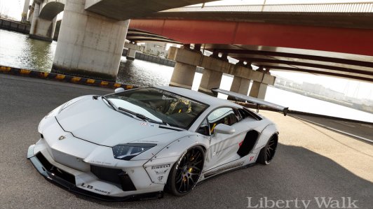 Bộ ba ‘siêu mẫu chân dài’ Lamborghini Aventador độ Liberty Walk cho dân chơi siêu giàu
