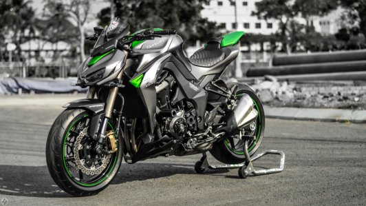 Chiêm ngưỡng chiếc mô tô Kawasaki Z1000 dữ dằn tại Việt Nam