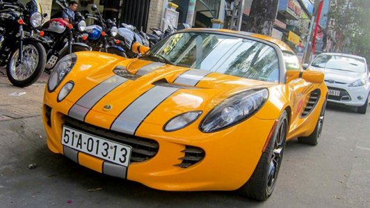 Xe thể thao Lotus Elise S2 - của lạ trên đường phố Sài thành