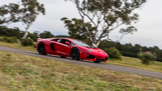 Lamborghini Aventador - ‘siêu bò’ không có tuổi