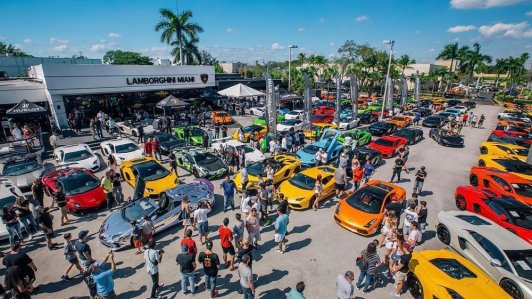 Hoa mắt trước cuộc hội ngộ siêu xe BullFest Miami của giới nhà giàu
