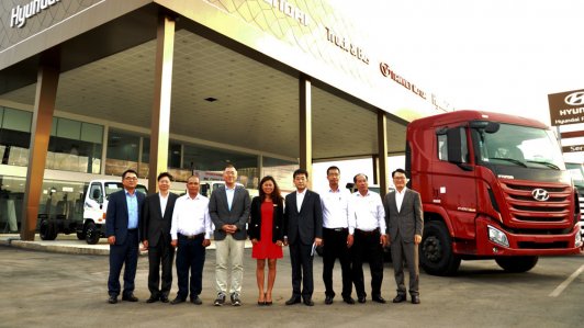 Phó chủ tịch tập đoàn Hyundai lần đầu thăm đại lý xe thương mại tại Việt Nam