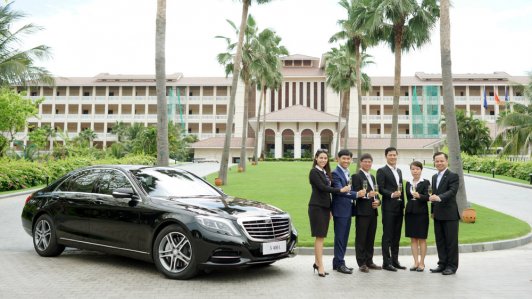 Xe sang Mercedes-Benz S 400L đến Vinpearl Đà Nẵng Resort & Villas