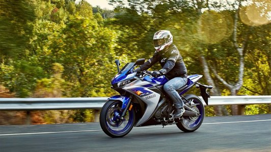 Yamaha YZF-R3 giảm giá mạnh trong tháng 6