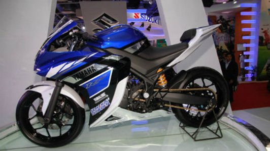 Yamaha R25 2018 thiết kế hoàn toàn mới rục rịch ra mắt
