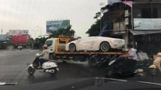 Siêu xe Lamborghini Aventador S LP740-4 2017 đắt nhất thế giới về Việt Nam