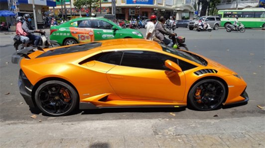 Siêu bò Lamborghini Huracan được cấp giấy phép làm taxi