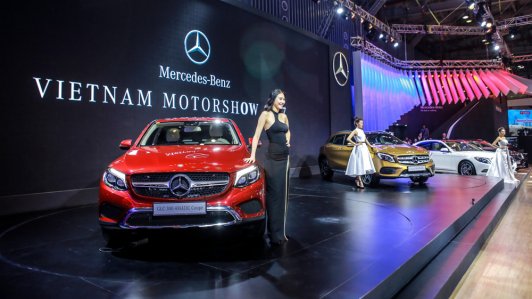 Mercedes-Benz "khoe" gì tại triển lãm VMS 2017?