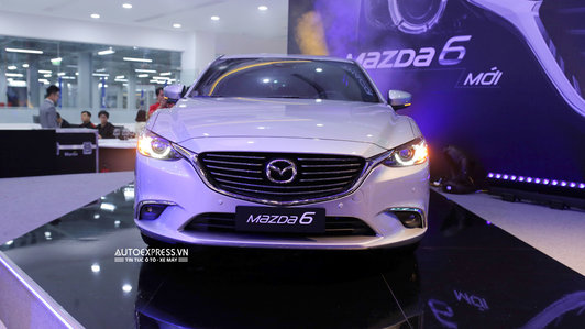 Mazda6 2.0 giảm giá khủng, rẻ hơn Camry gần 200 triệu