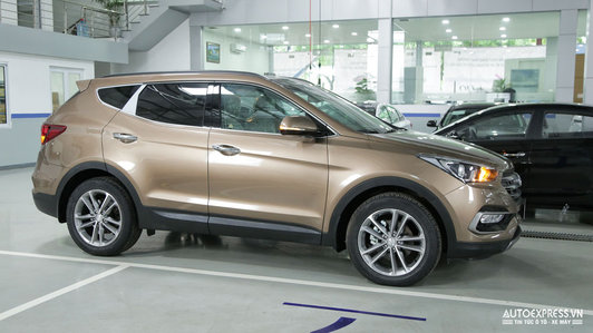 "Hàng HOT" Hyundai SantaFe bất ngờ giảm giá sốc, lên đến 230 triệu đồng