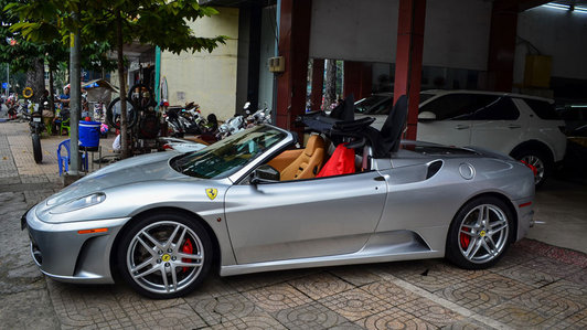 Ferrari F430 Spider - siêu xe đình đám một thời xuất hiện trên phố Sài Gòn