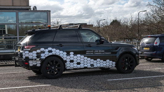 Mẫu xe tự lái của Jaguar Land Rover giải tỏa căng thẳng cho người lái