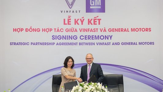 Vinfast và General Motors ký hợp tác chiến lược tại Việt Nam
