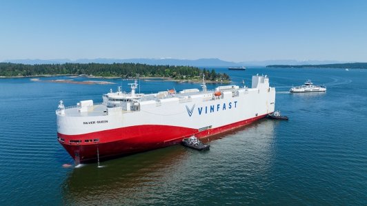 Lô xe VinFast VF 8 đầu tiên cập cảng Canada, sẵn sàng bàn giao từ tháng 6/2023