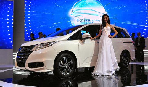 Honda Odyssey giá gần 2 tỷ đồng tại Việt Nam có gì?