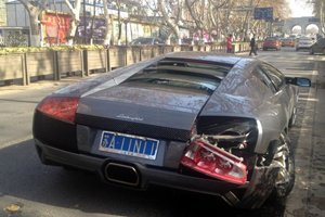 Những vụ tai nạn của “bò tót” Lamborghini trong năm 2012